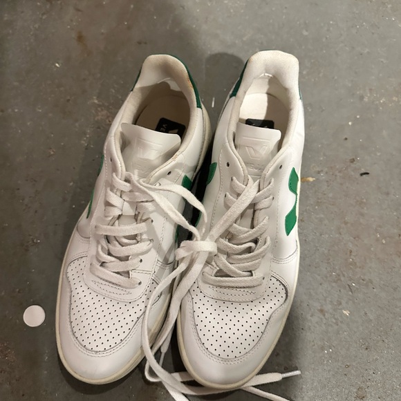 Vera women’s 8.5 - Picture 2 of 4